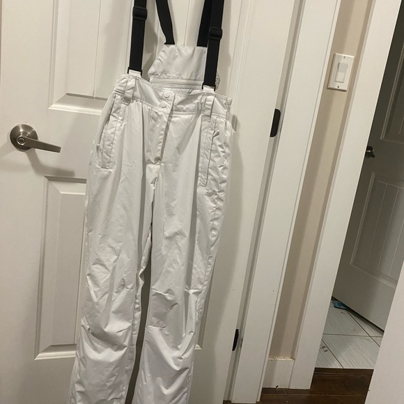 Waterproof pants with braces - Picture 2 of 4